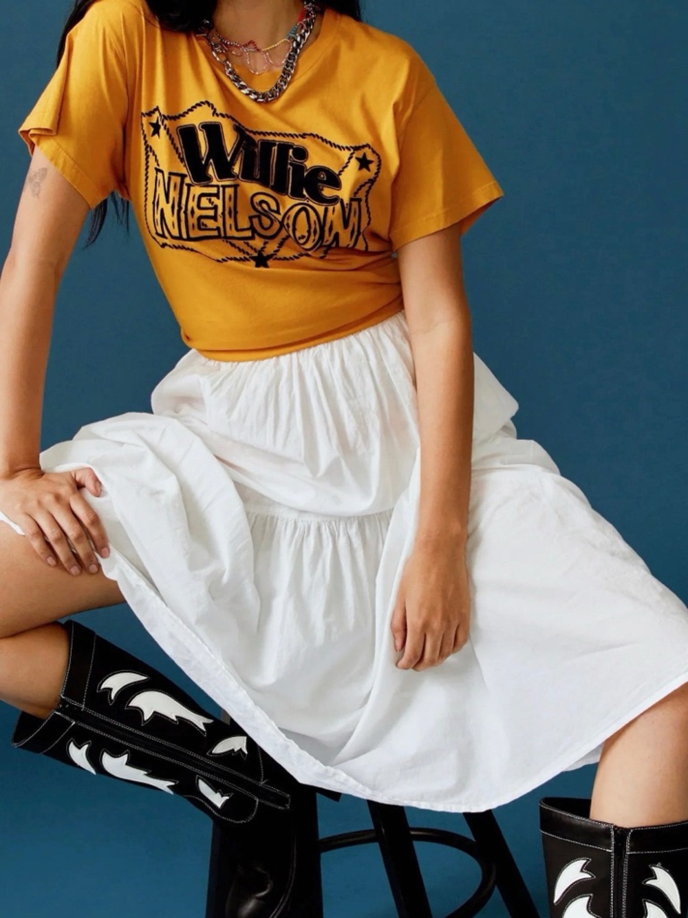 Daydreamer Willie Nelson Tee - Picture 2 of 4